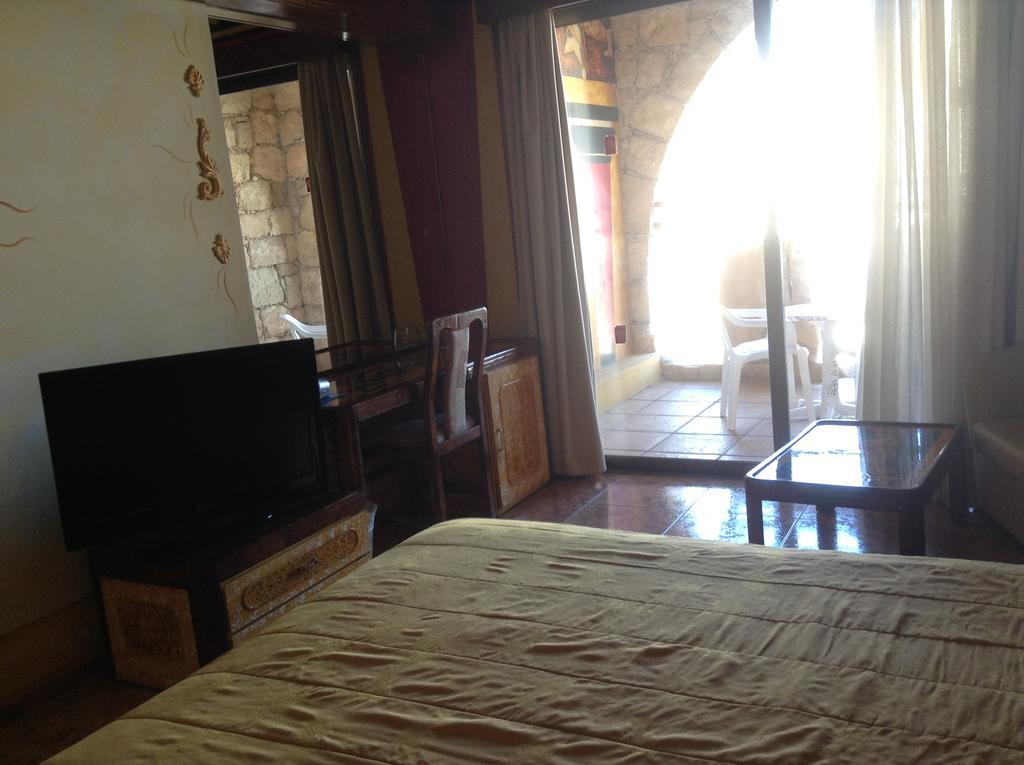 Roman Boutique Hotel Paphos Bagian luar foto